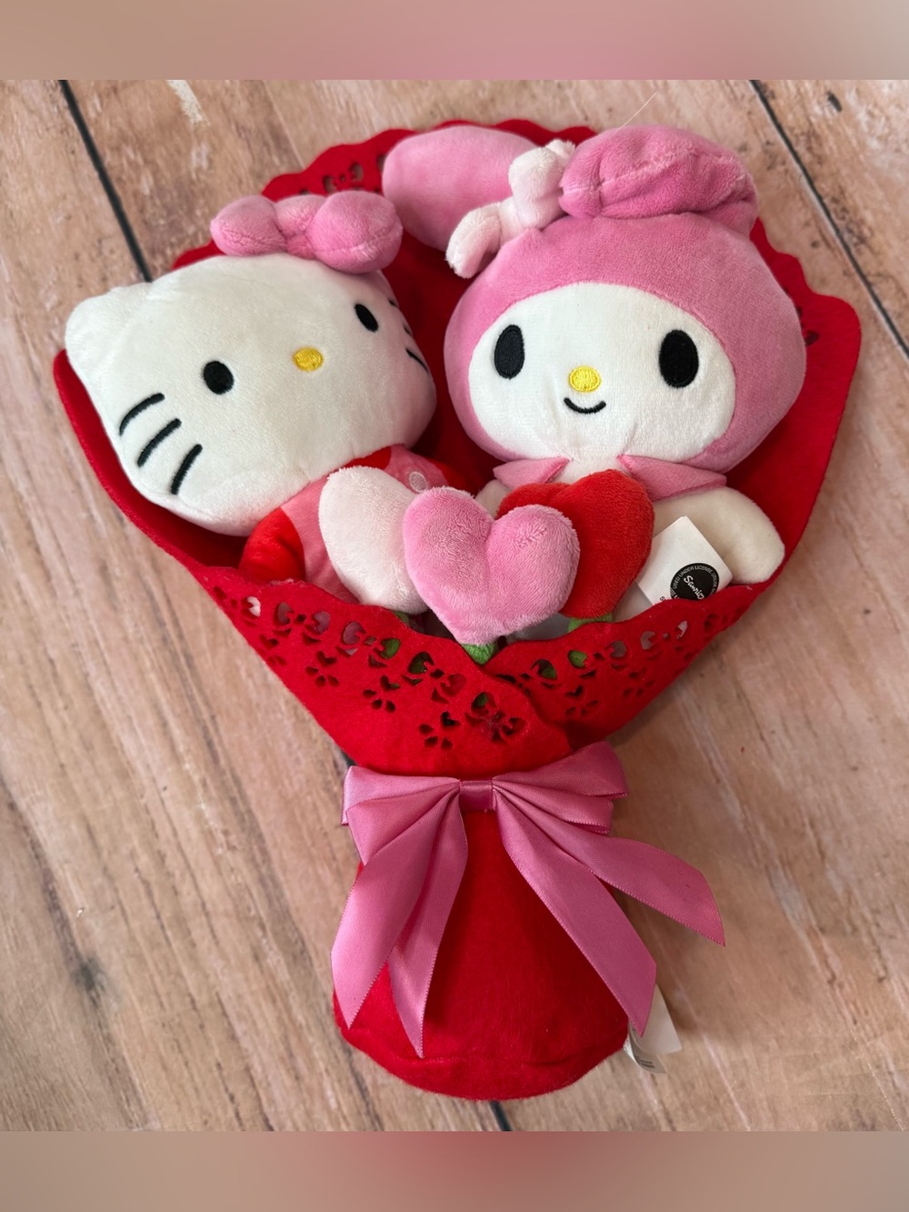 Hello Kitty and Friends 2026 Valentine’s Day Bouquet with Plush Hearts